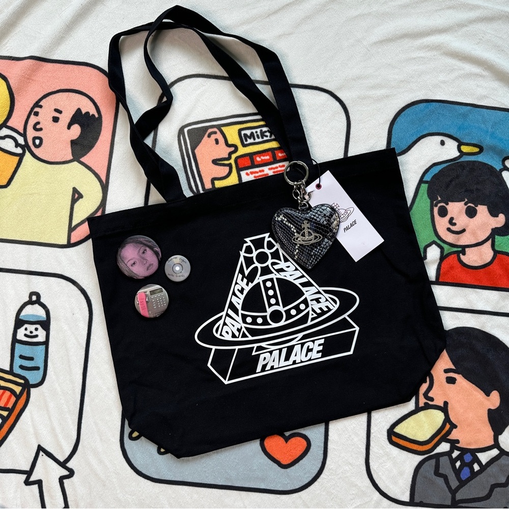 PALACE Black Graphic Tote Bag